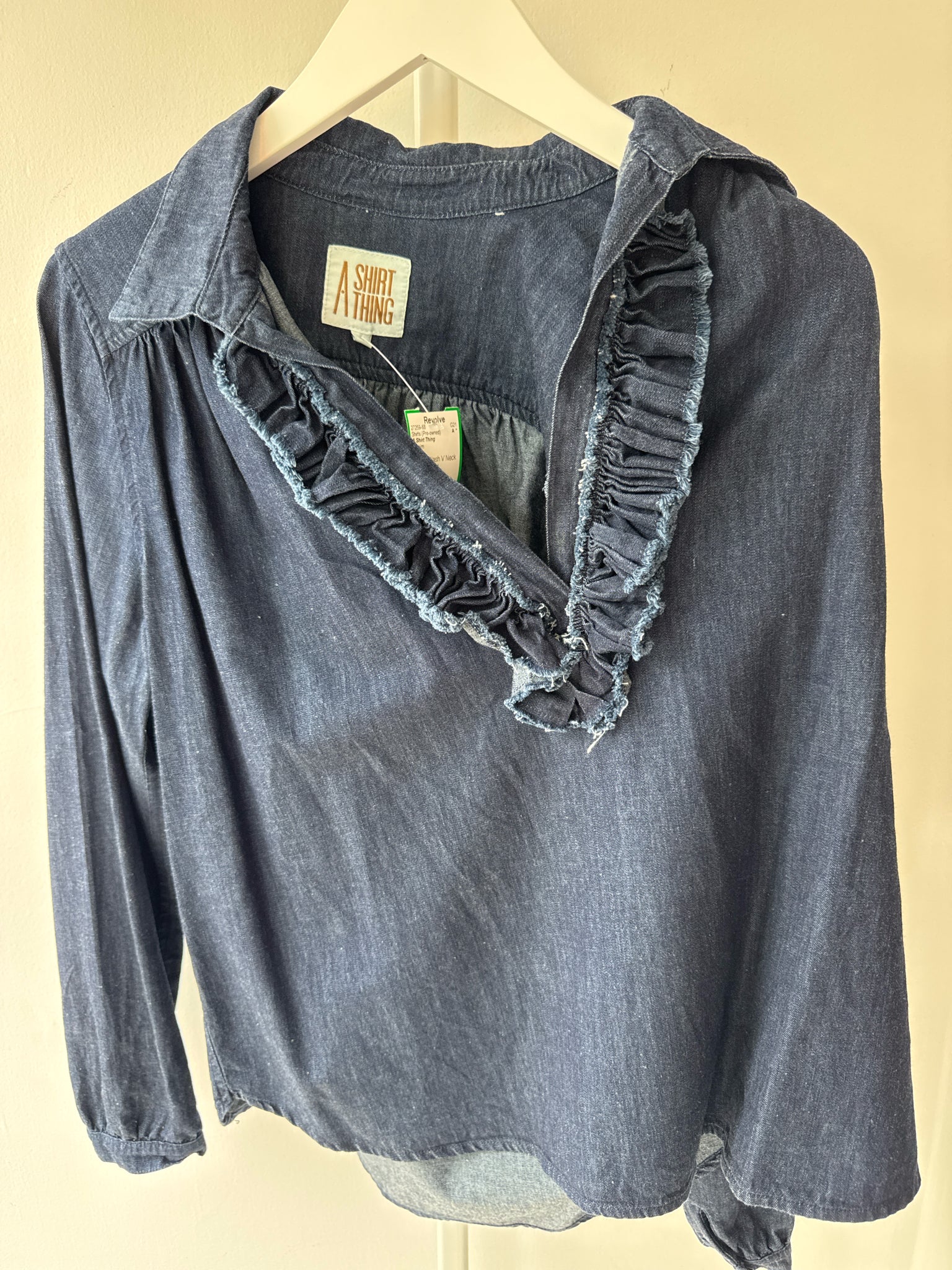 A Shirt Thing Size S Shirts (Pre-owned)