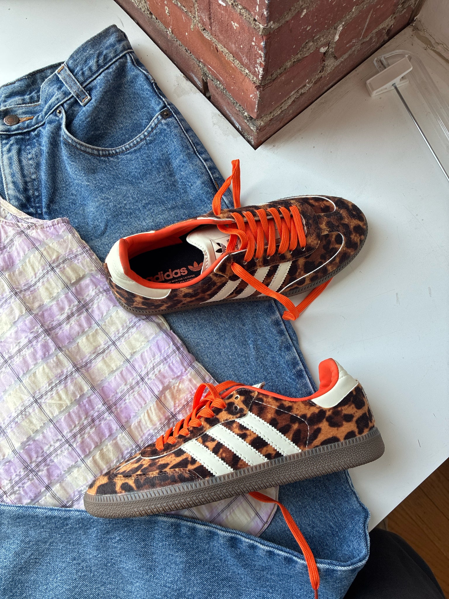 Adidas Size 8 Sneakers (Pre-owned)