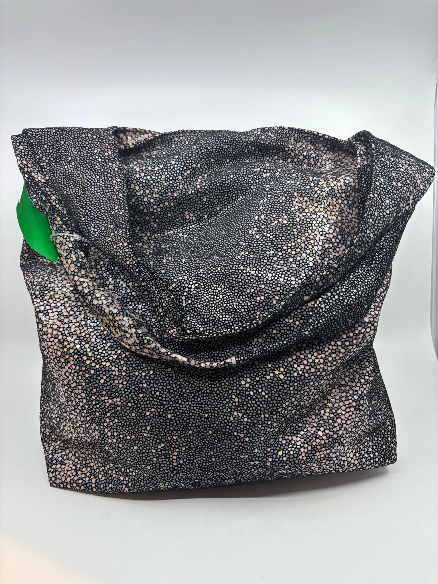 Azra Designs Handbags (Pre-owned)