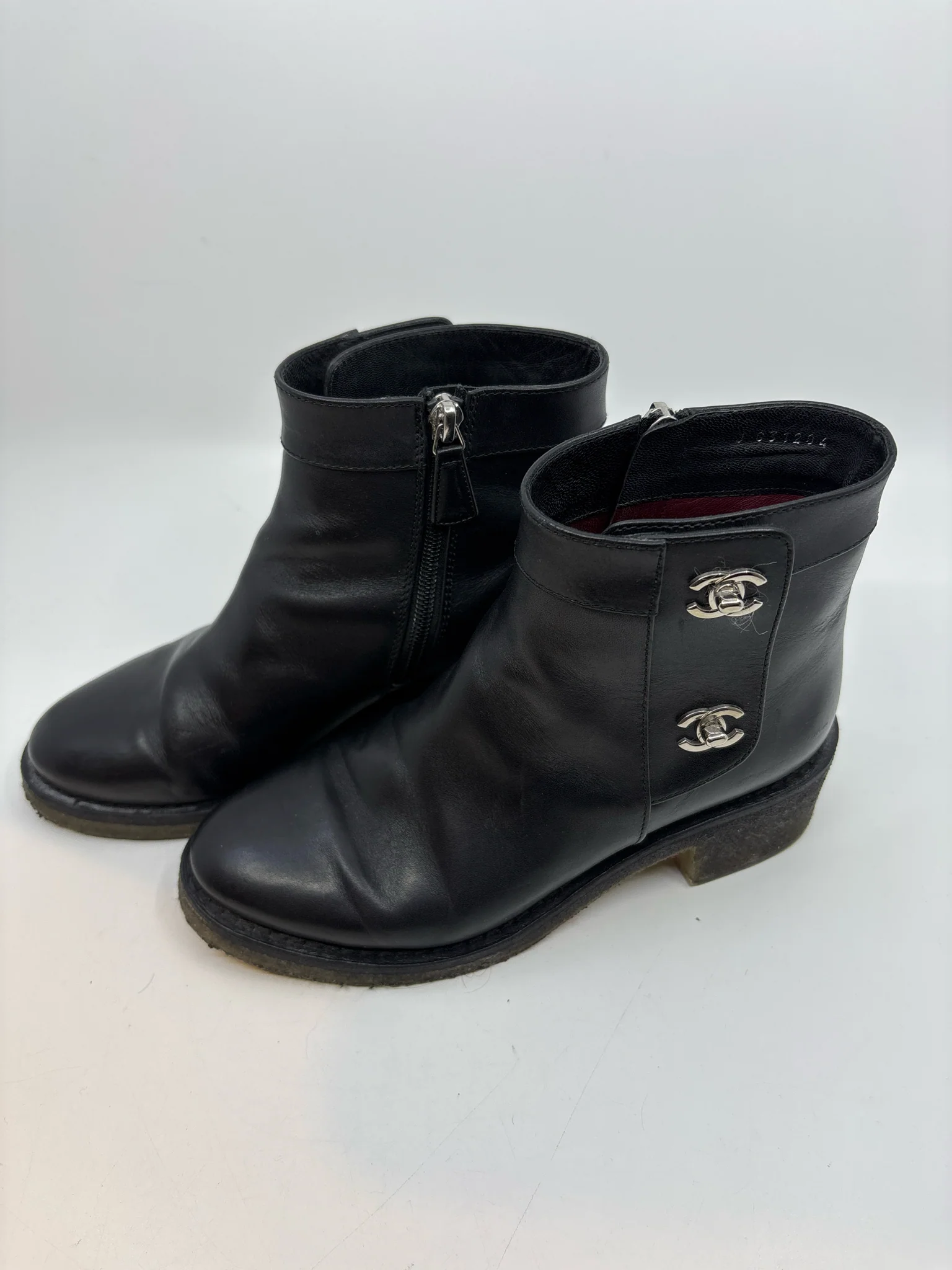 Chanel Size 36.5 Boots (Pre-owned)