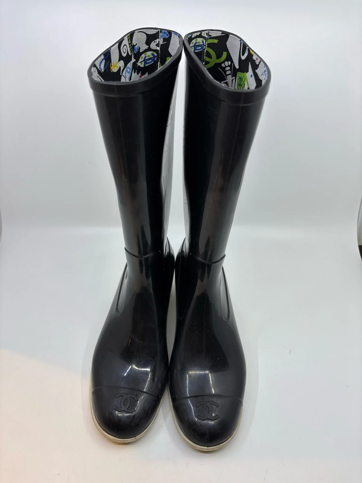 Chanel Size 38 Boots (Pre-owned)