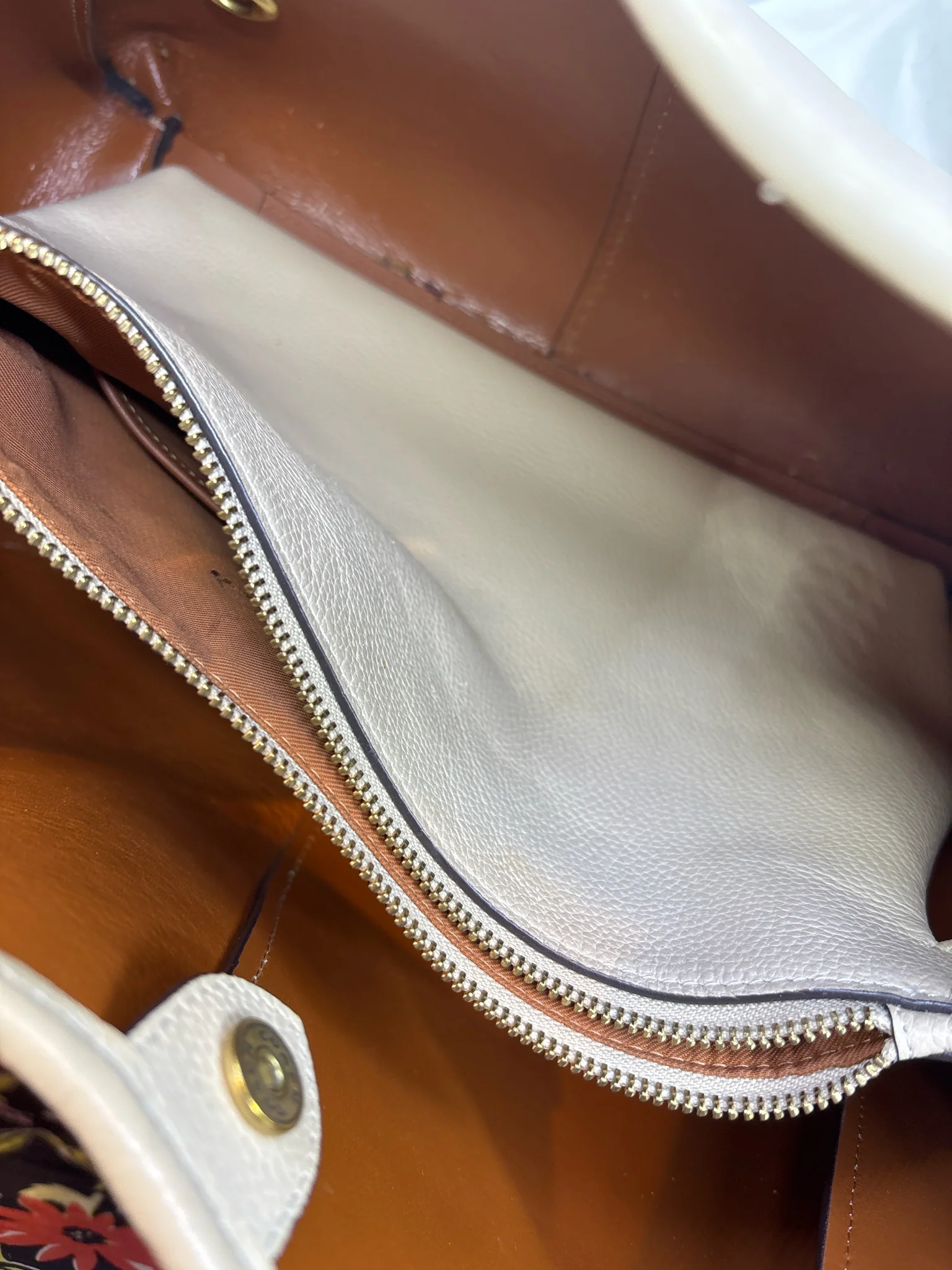 Coach Handbags (Pre-owned) - Image 4