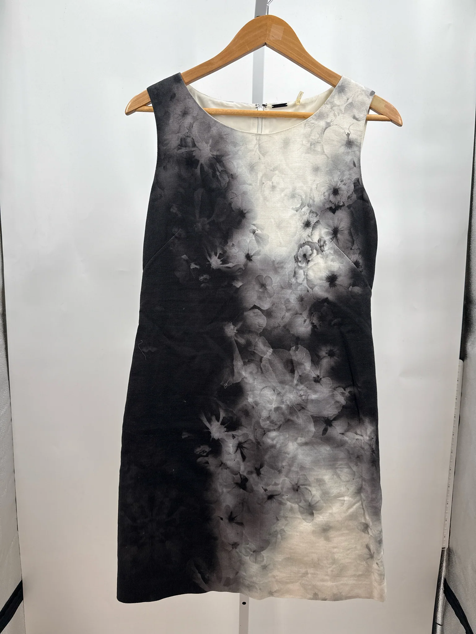 Elie Tahari Size 8 Dresses (Pre-owned)