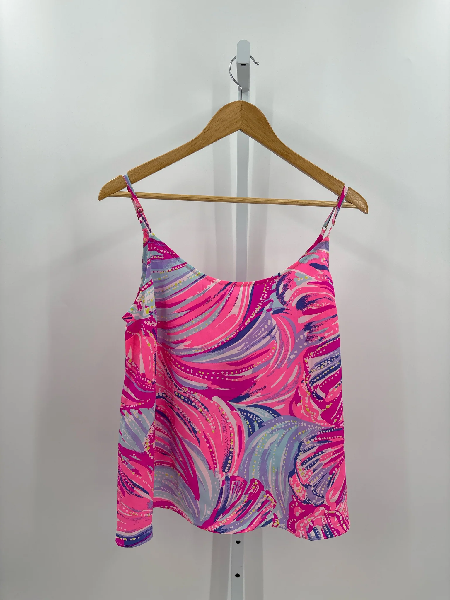 Lilly Pulitzer Size L Shirts (Pre-owned)