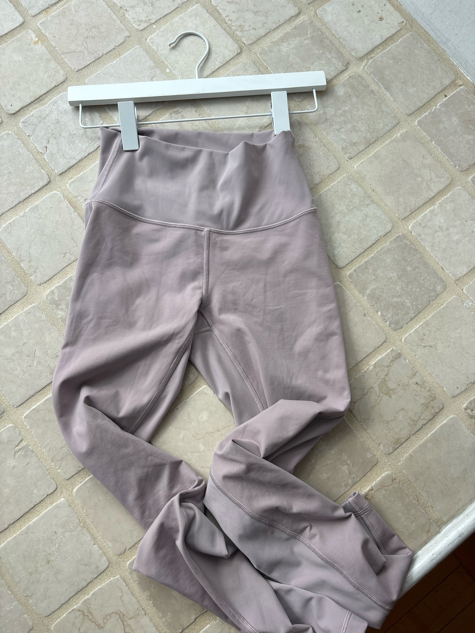 Lululemon 4 Activewear (Pre-owned)