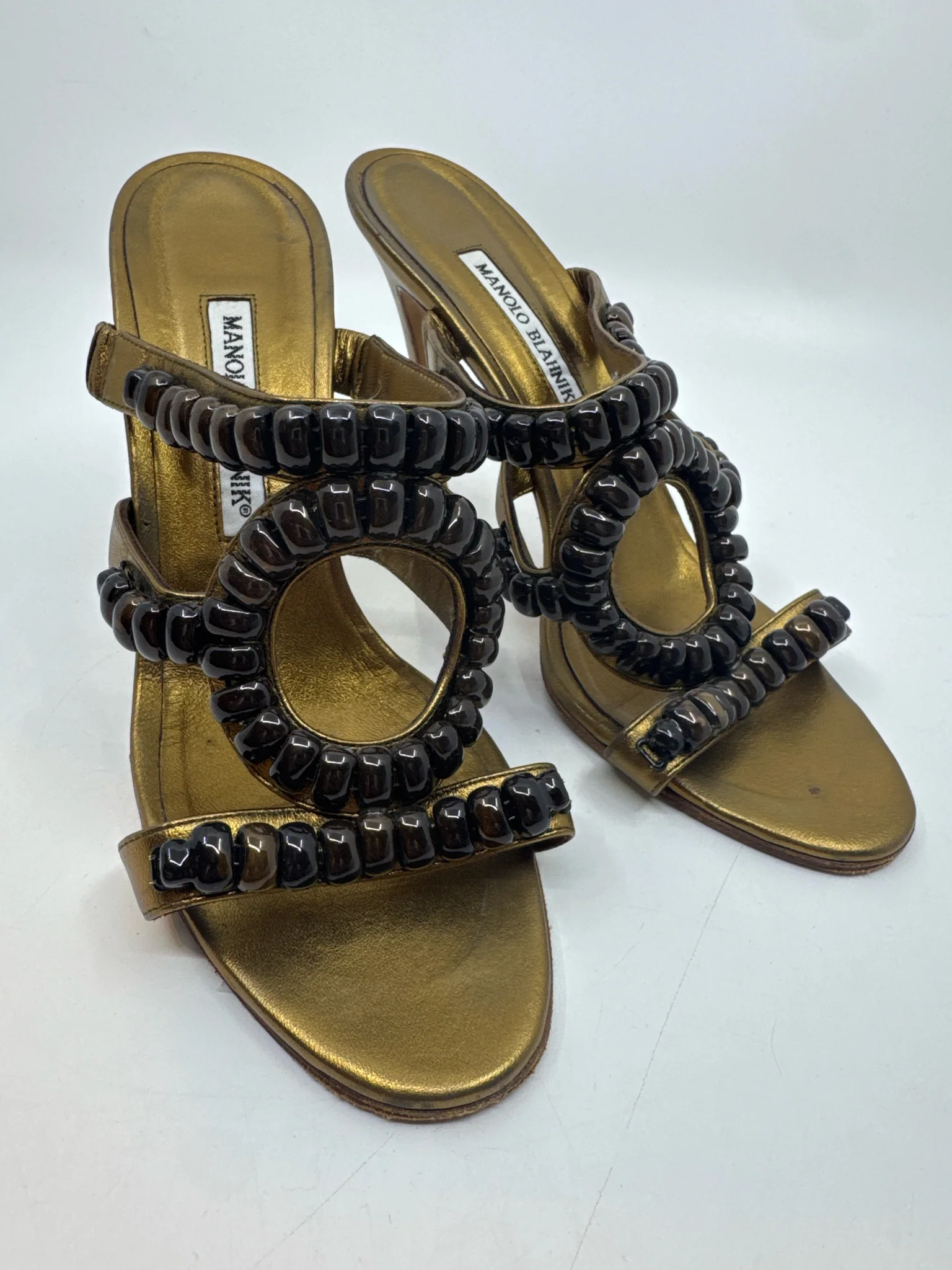 Manolo Blahnik Size 38.5 Shoes (Pre-owned)