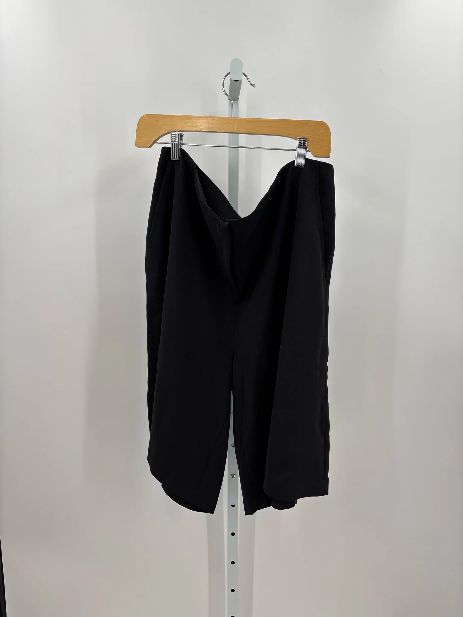 Misook Size XL Shorts (Pre-owned)