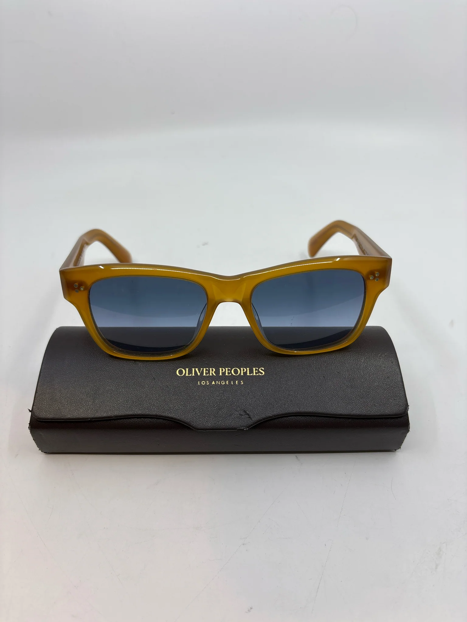 Oliver Peoples Sunglasses (Pre-owned)