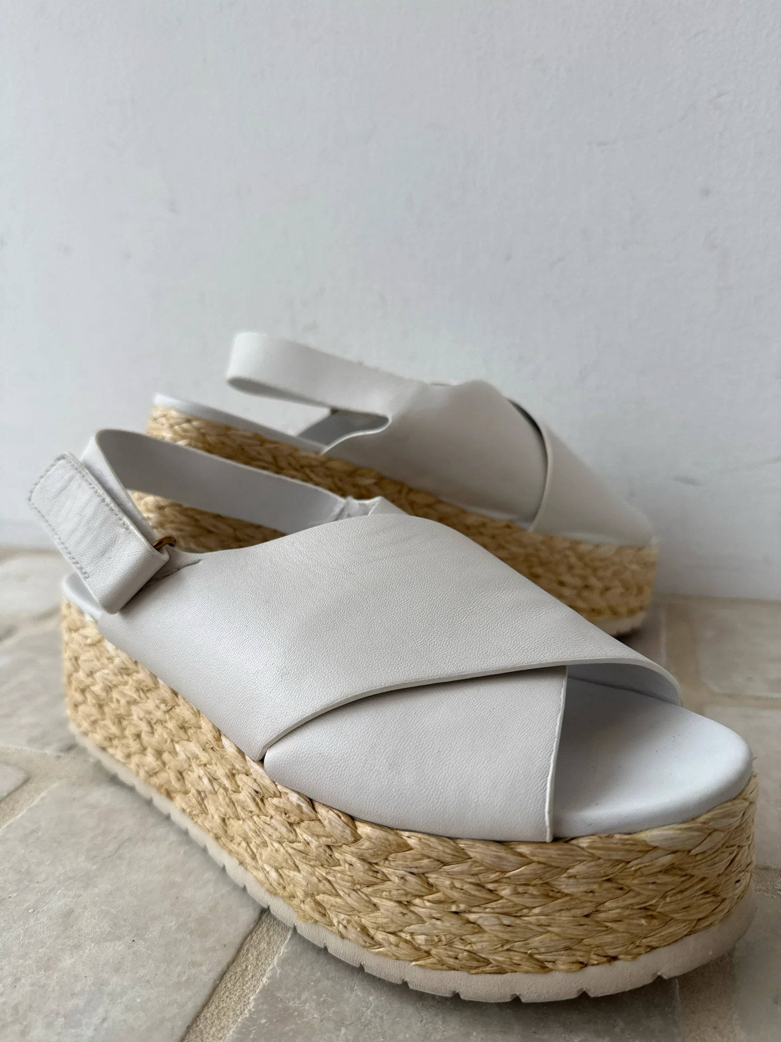 Vince Size 7 Shoes (Pre-owned)