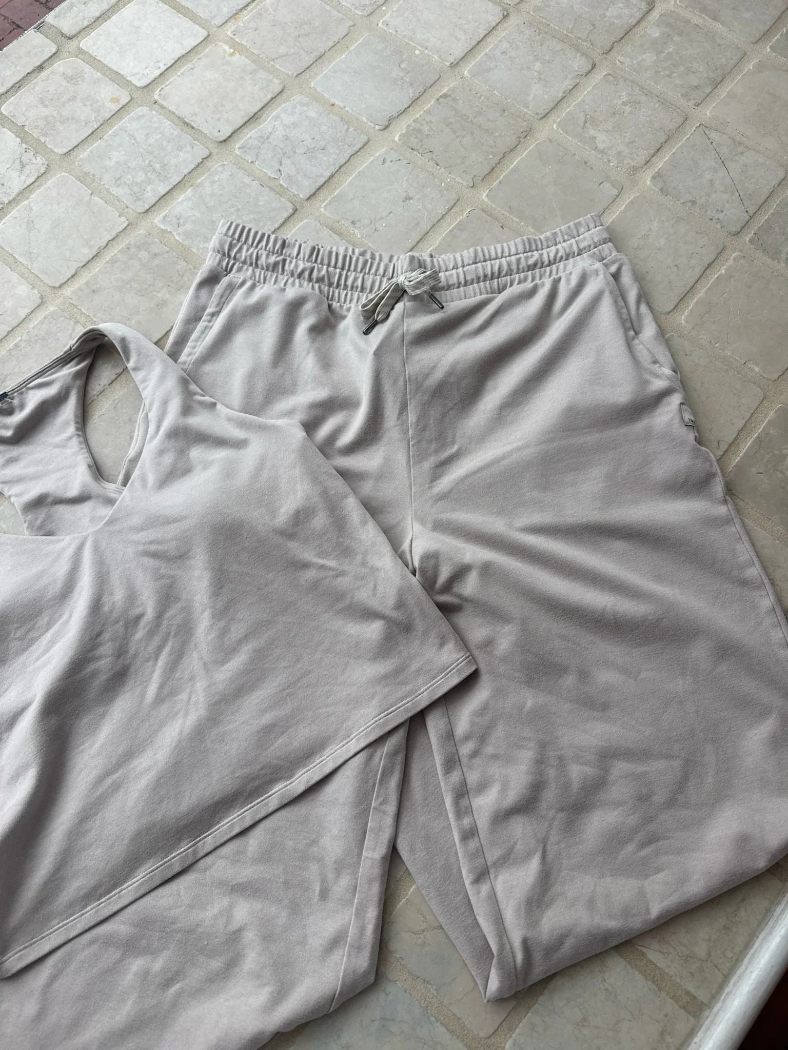 Vuori M/L Activewear (Pre-owned)